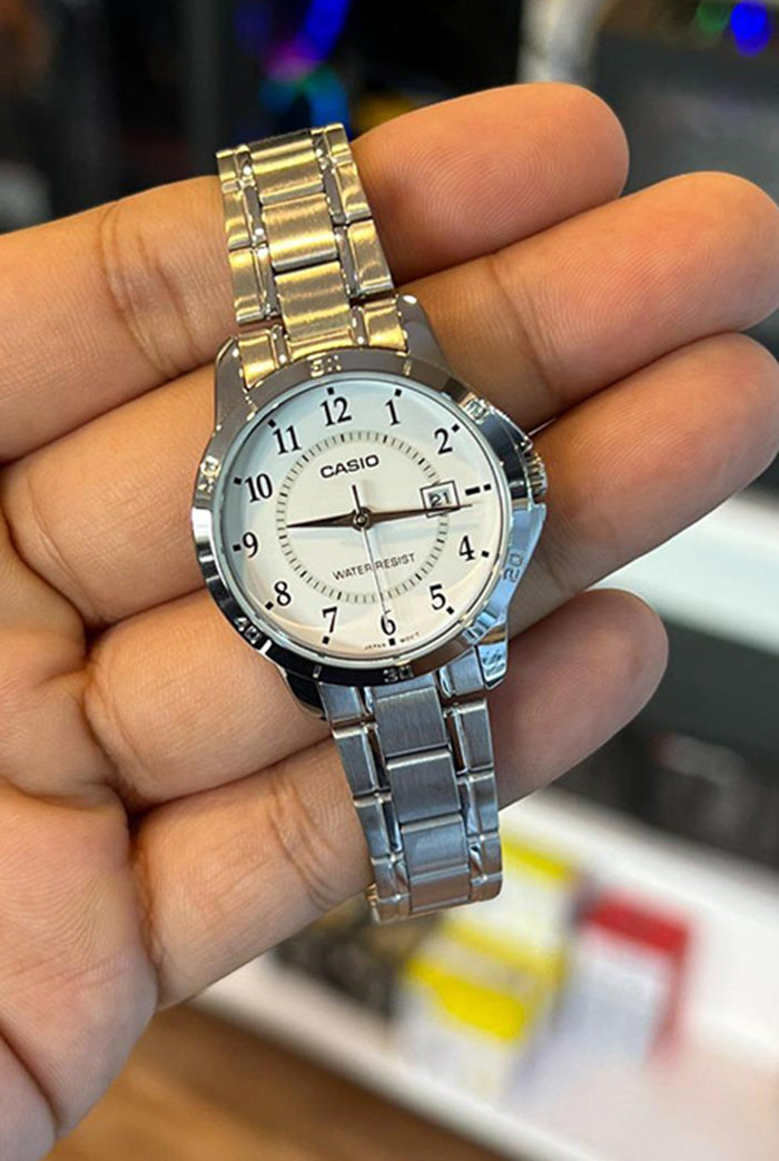 Casio LTP-V004D-7B – Montre Femme Acier Inoxydable Cadran Blanc