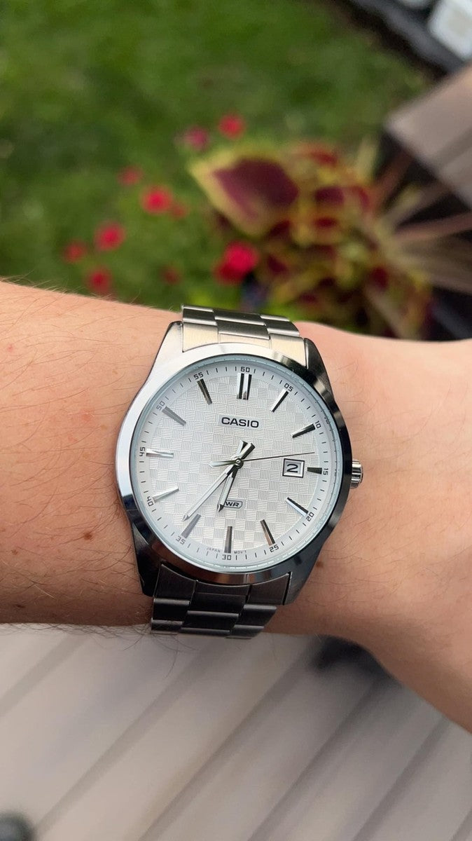 Casio MTP-VD03D-7A – Montre Homme Acier Inoxydable Cadran Blanc